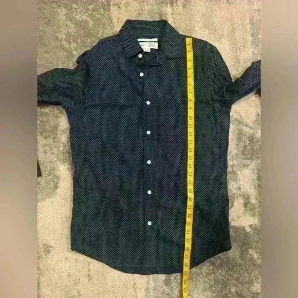 Men’s Blue Polka Dot Old Navy Button Up - Picture 6 of 6